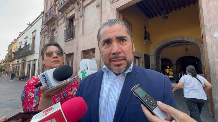 La extraña salida de Arreguín