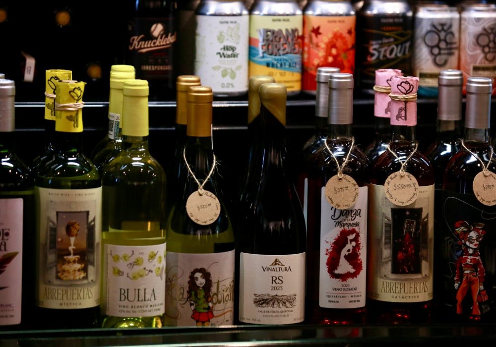 71_273_51361_1071498930_07_05_26_Winebar1