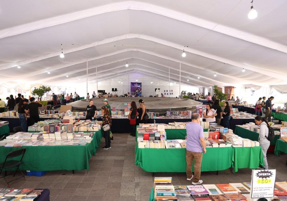 71_273_52148_1157558678_30_07_26_Feria_Libro3