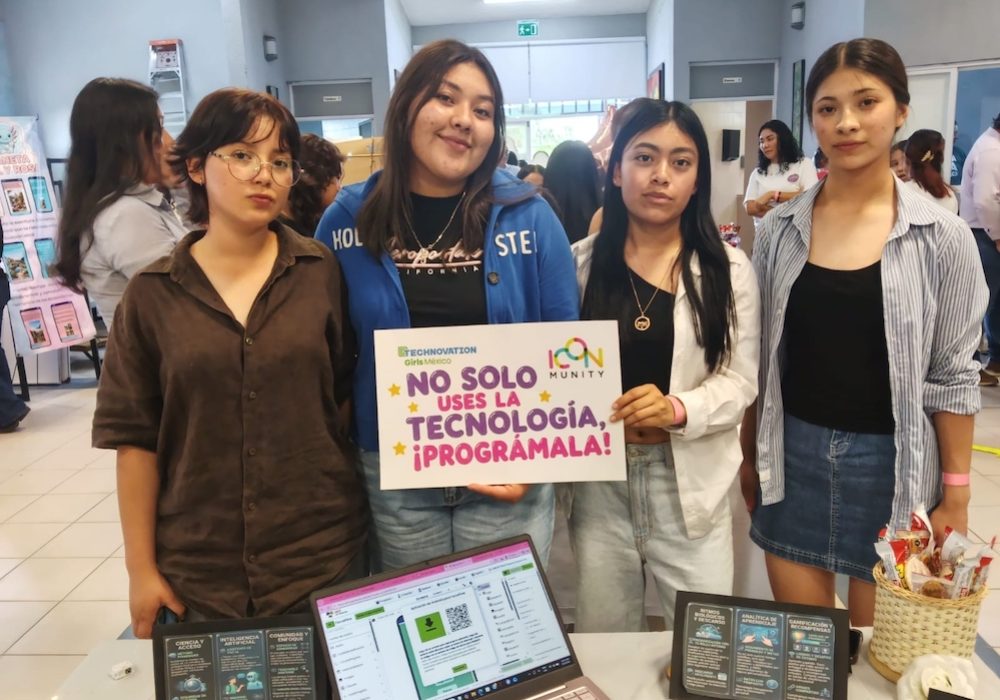 Alumnas del CECYTEQ suben al pódium del Technovation Girls