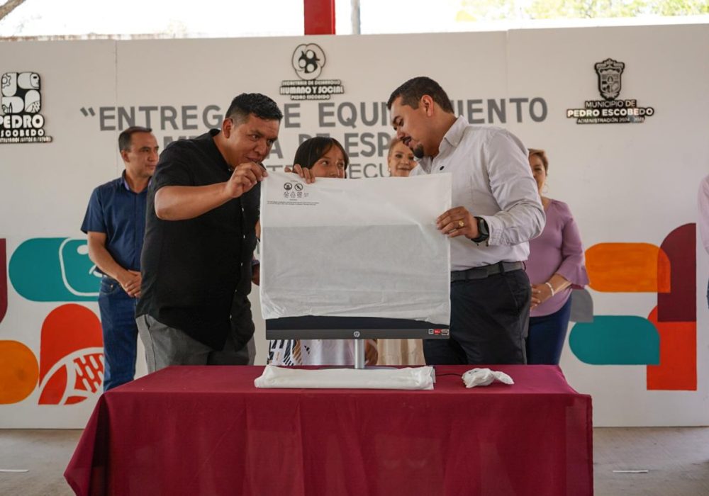 Apoyos_Pedro Escobedo
