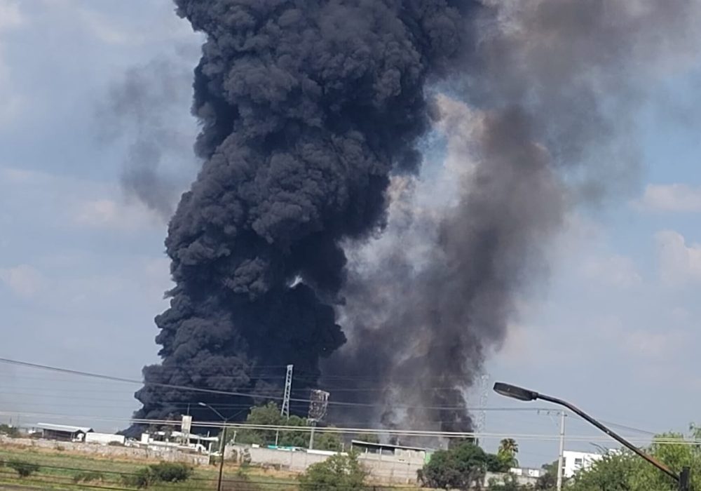 Atendió Proteción Civil incendio en un tiradero de llantas
