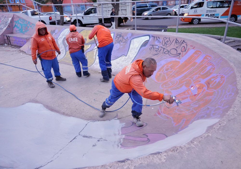 Borra Municipio de Querétaro más de 370 mil metros cuadrados de graffiti