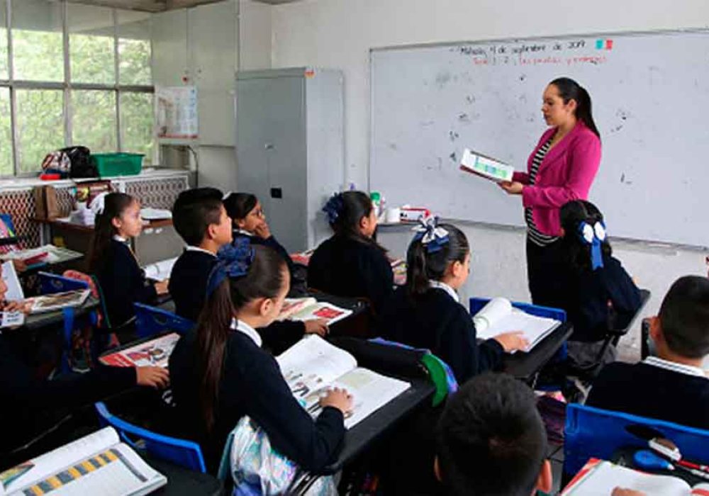Docentes queretanos entre los que tienen salario más bajo en todo el país