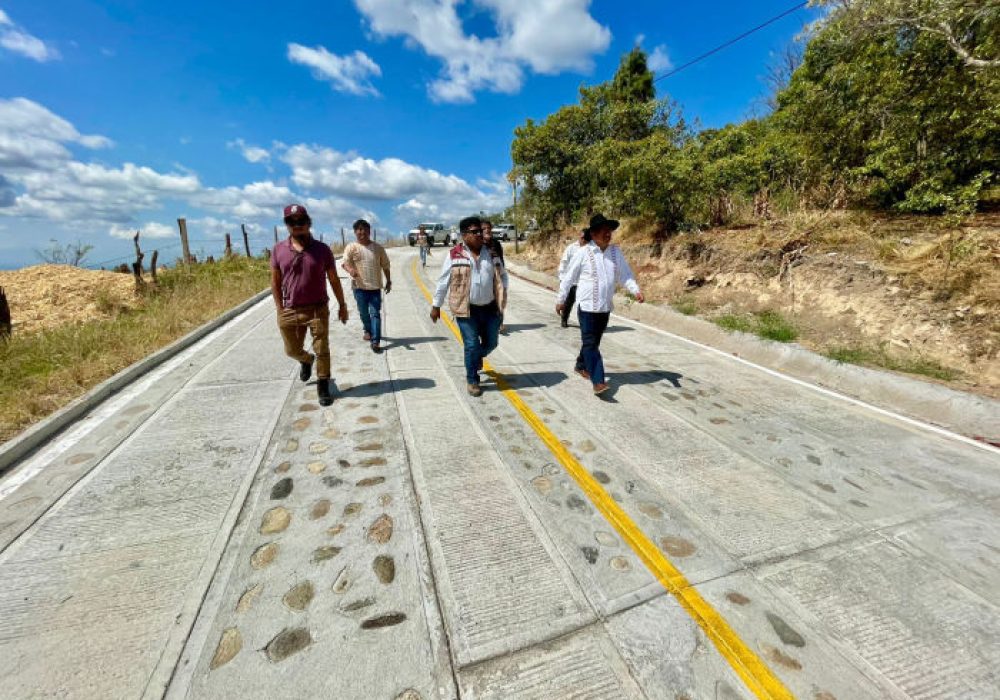 Este año se beneficiará a 327 mil personas con construcción de caminos artesanales