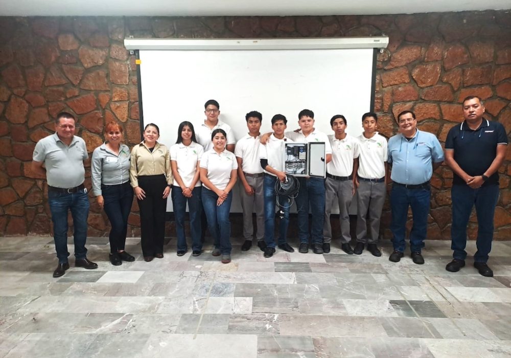 Estudiantes del CECyTEQ eficientan industria queretana