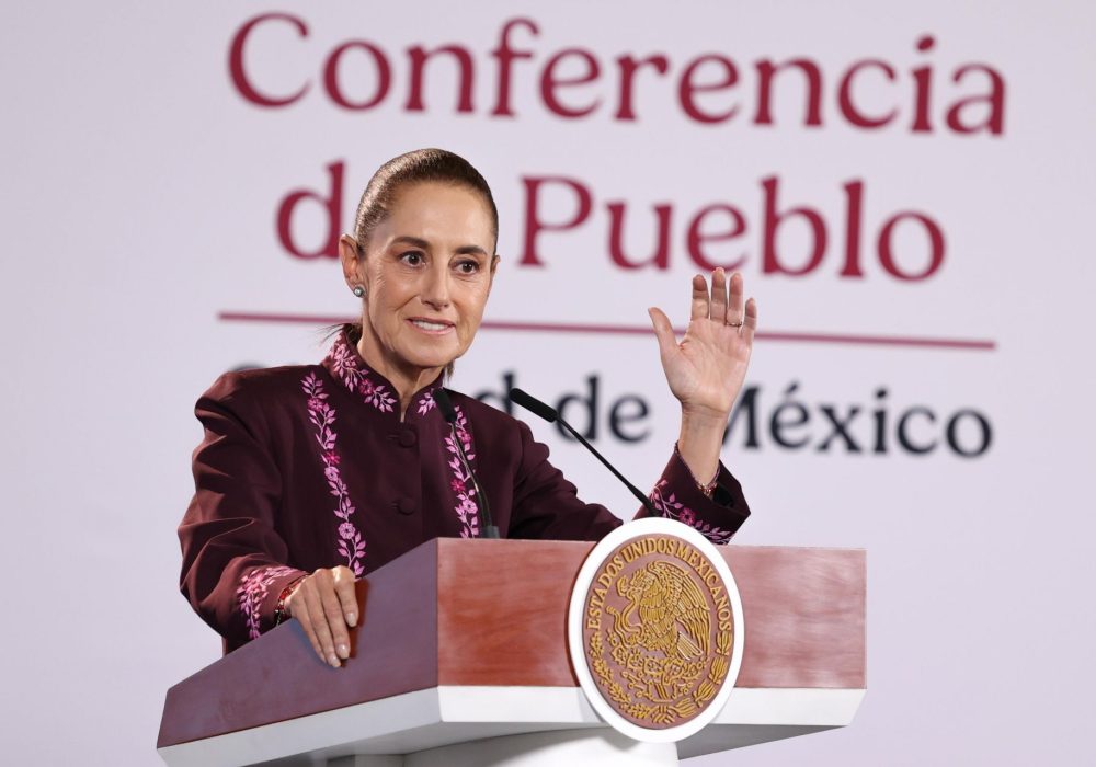 CIUDAD DE MÉXICO, 08OCTUBRE2026.-  Claudia Sheinbaum, presidenta constitucional de los Estados Unidos Mexicanos, durante la Conferencia del pueblo en el Salón Tesorería en Palacio Nacional.
FOTO: GRACIELA LÓPEZ/CUARTOSCURO.COM