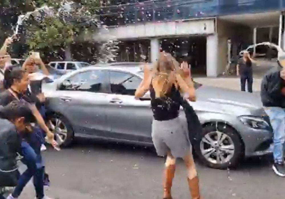Policía_Lady Racista