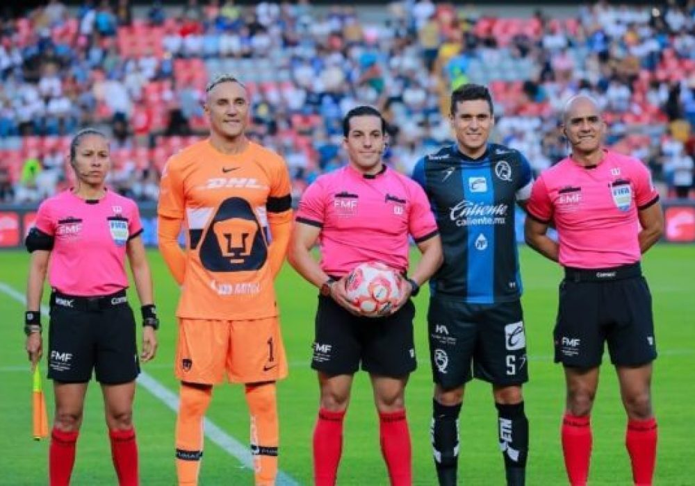 Pumas_Gallos