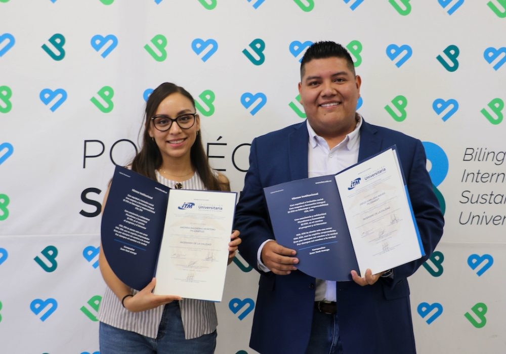 Reciben estudiantes de la UP Santa Rosa título del ITM de Colombia