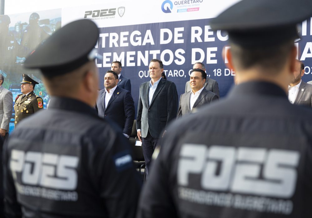 Reconoce-Mauricio-Kuri-a-elementos-de-la-POES-Queretaro
