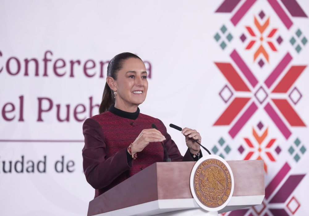 Cuauhtémoc, Ciudad de México. 6 de julio 2026. La presidenta constitucional de los Estados Unidos Mexicanos, la Doctora Claudia Sheinbaum Pardo en conferencia de prensa matutina en el salón de la Tesorería de Palacio Nacional. La acompañan: Leticia; Ramirez; secretaria; Bienestar; Efraín Morales López, Director General de la Comisión Nacional del Agua (CONAGUA); Alfonso Suárez del Real, asesor político de la Coordinación de Comunicación Social; Iván Escalante, Procurador Federal del Consumidor (Profeco).     Foto: Juan Carlos Ramos Mamahua/Presidencia