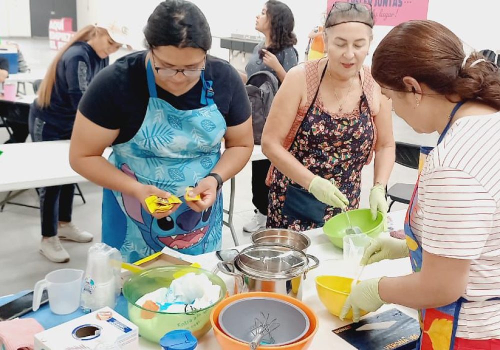 Talleres de ICATEQ impulsan el emprendimiento de las mujeres