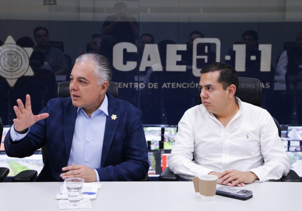 mesa de trabajo con miembros del Grupo ASIS - 5